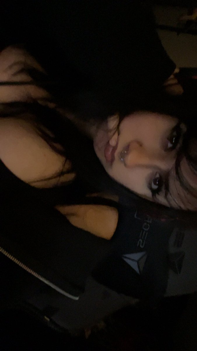 yeumi's tweet photo. c: hiii https://t.co/NUxQACUrxV