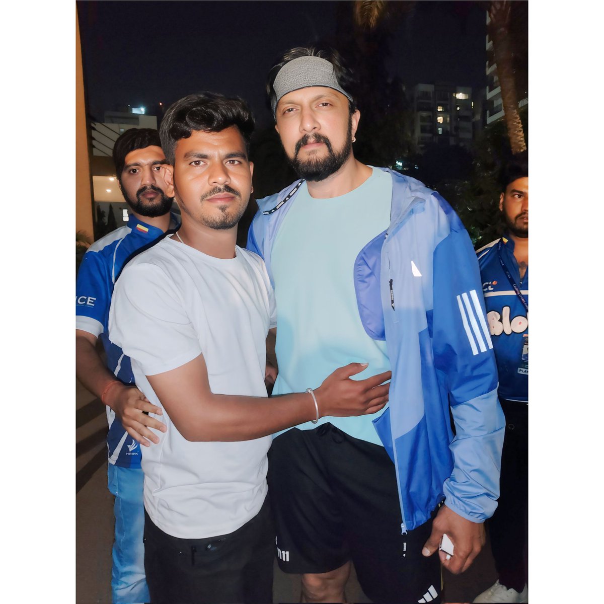kiccha_hb's tweet photo. The Golden Moment with 🥹💖
My Idol , My BOSS , My Inspiration , My Everything 👑🌍🫀 @KicchaSudeep Boss🫶💝🌎 @iampriya06 #30YearsOfSudeepism #congratulationsBoss #MyKicchaMoment #KichchaSudeep https://t.co/K9aROtujhA