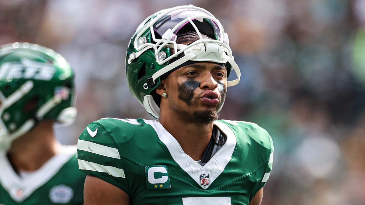 nflrums's tweet photo. AMAZING: #Jets QB Justin Fields says this year he really got into his BIBLE, he attended team bible studies and got to his bible everyday.

He felt a better man on and off the field. 

Fields will be looking for a chance to prove himself after thing have not gone well with the #Bears and #Steelers as well with the #Jets 

His teammates raved about him this season 

One #NFL person we talked to felt Fields still has a lot to give and needs to be put in the right situation. 

Matt Nagy and Arthur Smith and Tanner Engstrand who have worked with Fields
