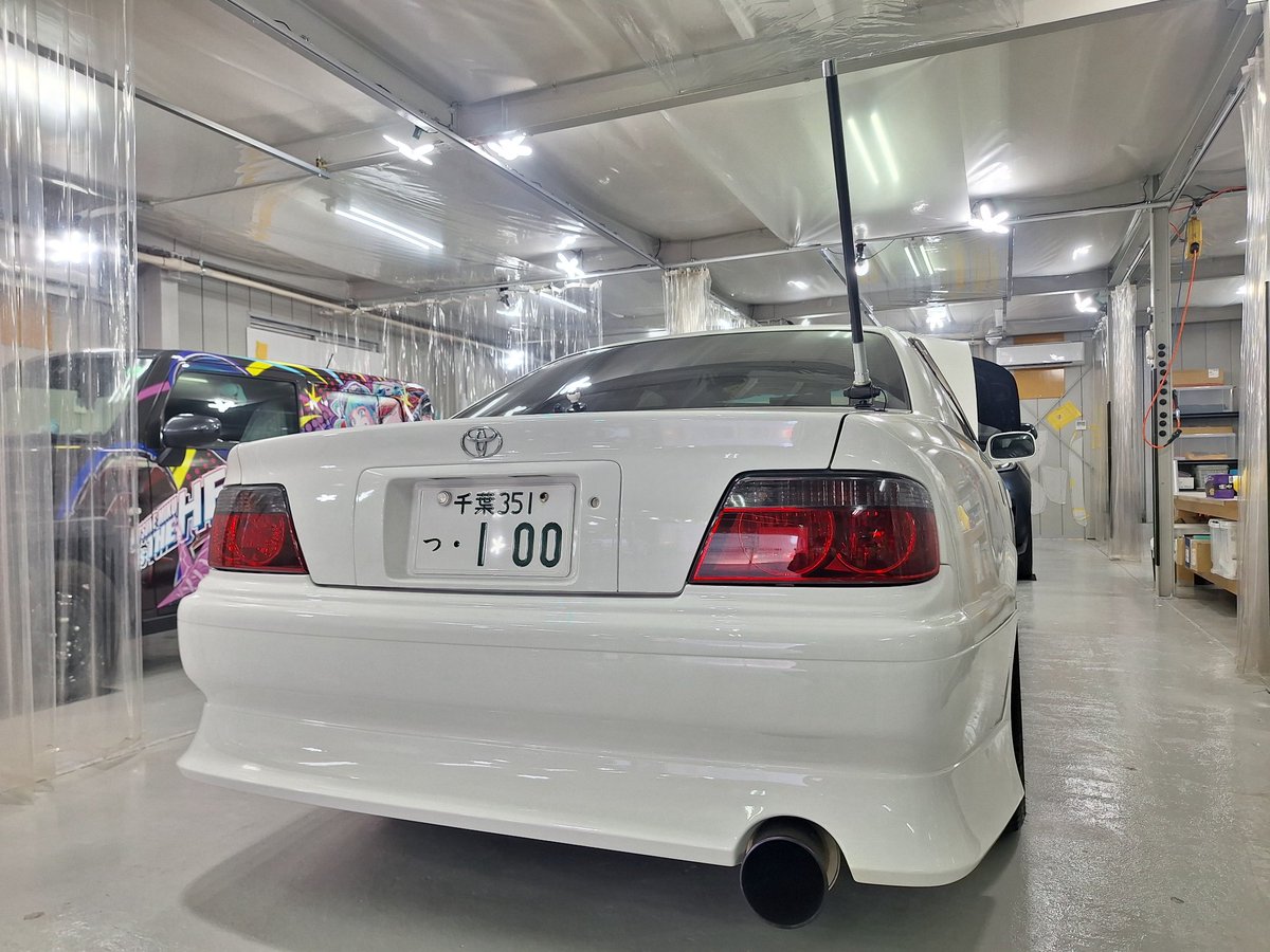 しゃちょーページ 今日はボンネットとリアガラスラッピング施工でSakata Designersさんに