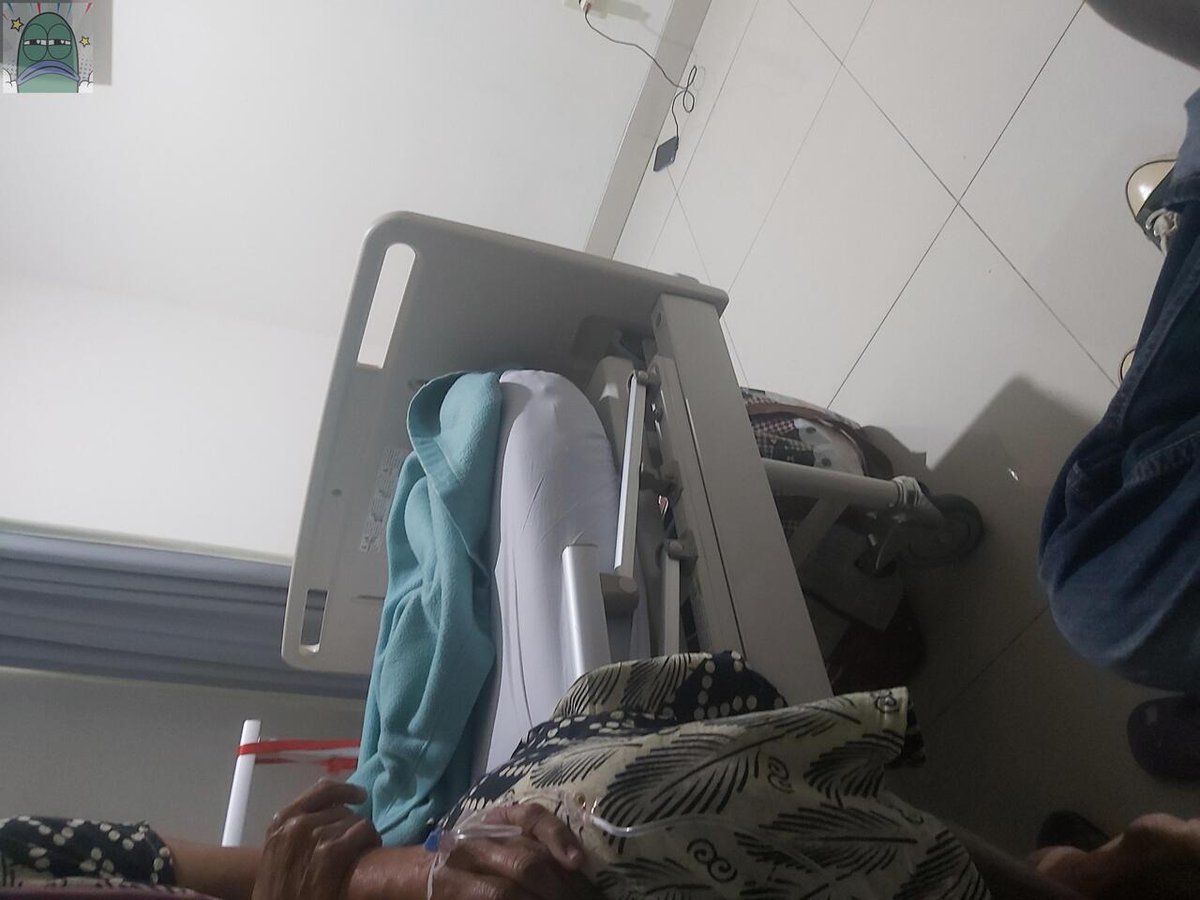 tanyarlfes's tweet image. 💚 katanya doa 40 orang bakal di kabulkan,,doain ibu aku ya kak biar bisa sembuh supaya cepet keluar kasihan gak tega 🥺