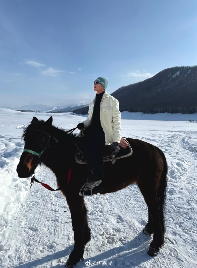 SquadXnine's tweet photo. Yes, he really went all the way up to Altay. ❄️
Chinese streaming links: https://t.co/gVmgQ9YZjJ
#伍嘉成 #WuJiacheng #XNINE #X玖少年团 #xjiu #cpop https://t.co/zzZWnrbNsC