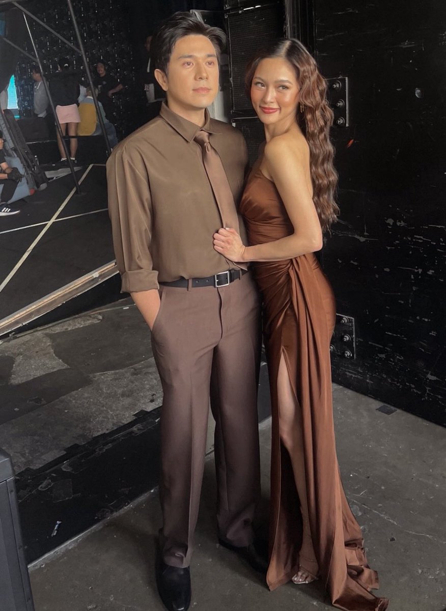 loracqueen's tweet image. ang lakas ng ownership!! yes mother, iyong iyo na!! pero ang gwapo tlgaaaaa 😩