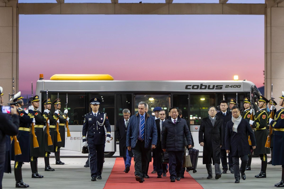 Llegó a China la delegación encabezada por el presidente Yamandú Orsi en la visita con el mayor número de empresarios que acompañó a un primer mandatario fuera del país