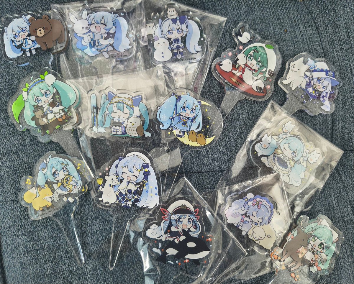 初音ミク ,ラビット・ユキネ ,雪ミク 「あと標茶だけだー」|もとお父のイラスト