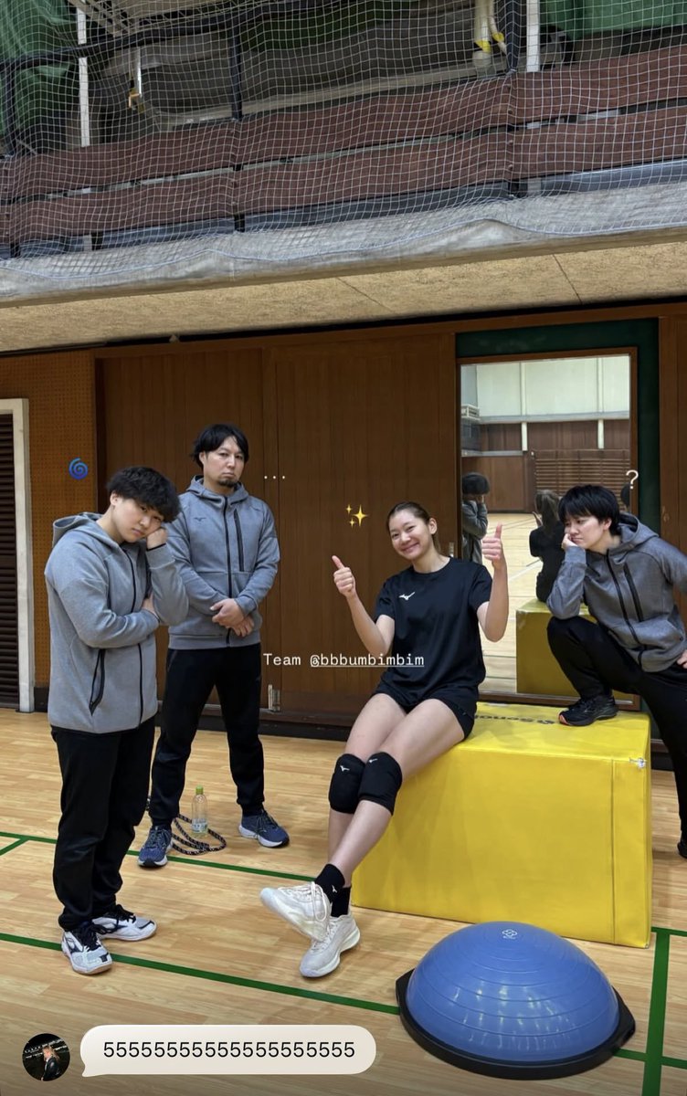 Likeeeeeebb's tweet image. Team BB เอ็นดูมันอ่ะ ตอนอยู่ทีมชาติก็สตาฟโค้ชกับทีมกายภาพคอยประกบ มาลีกก็ยังเหมือนเดิม สู้เค้าร่างกายต้องดีขึ้นเรื่อยๆ ฮึบๆ จะได้กลับมาทุบๆสักที ฮิเมจิก็ยังอบอุ่นกับบบเสมอแหละ😽💕