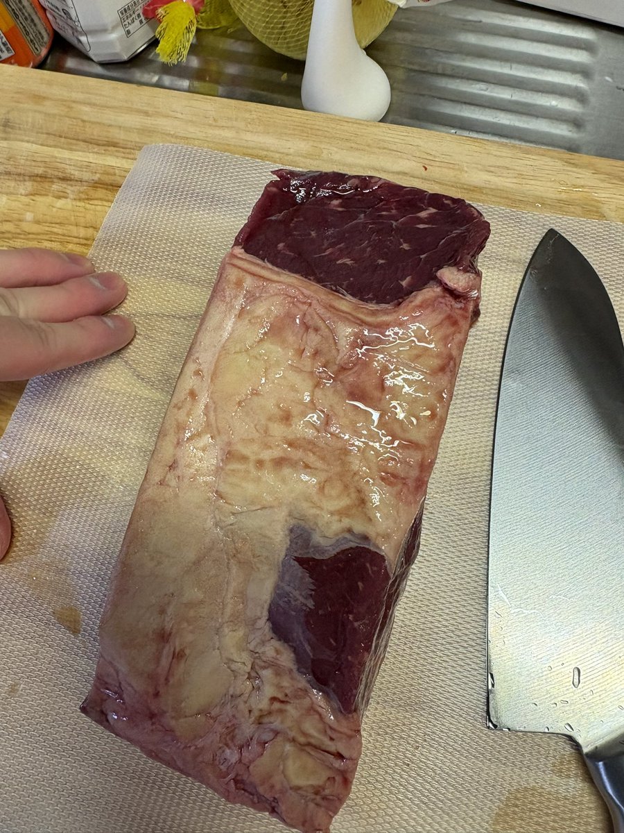lollolrolling's tweet photo. 肉焼いて、ピクルス作った‼️😸
解凍下手でレンジで焼けちゃったけど、ご愛嬌😅✋💦💦
ちなみに肉は後750gある‼️😤😅😅 https://t.co/ZCcfWiwUnb