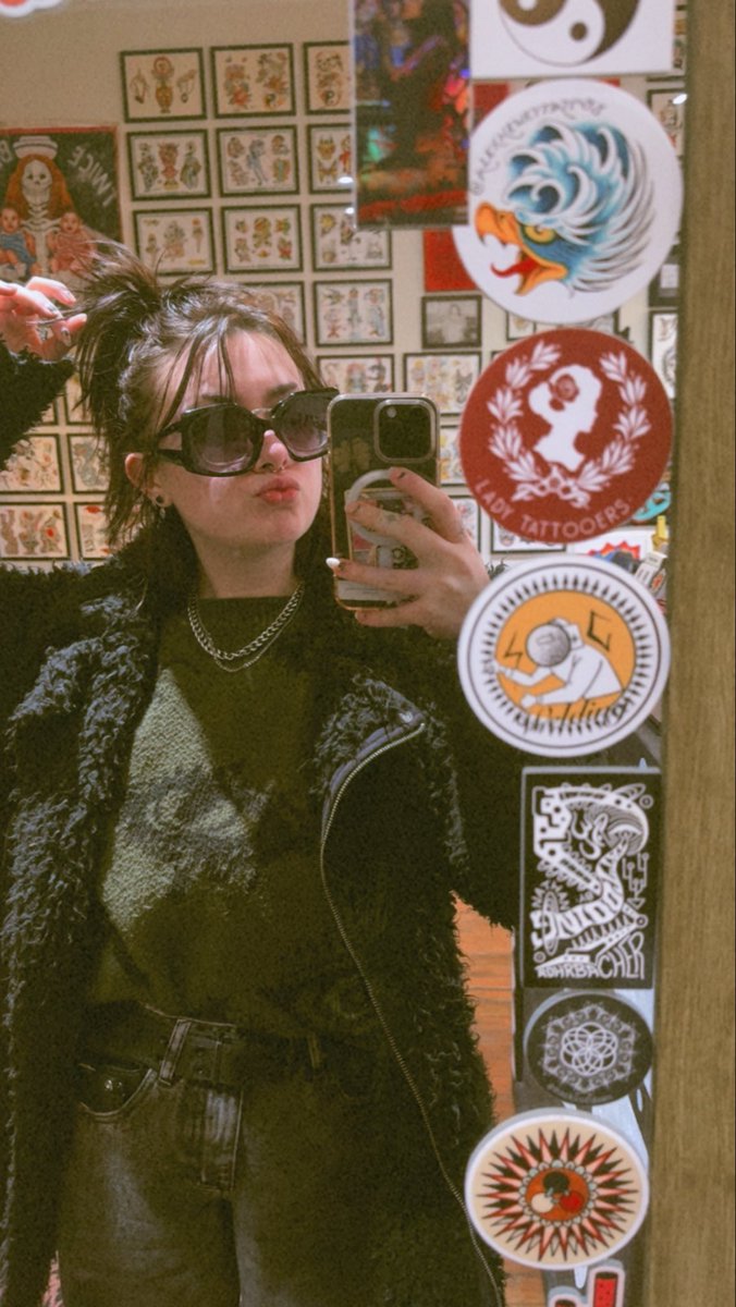 lilscrumpy's tweet photo. despite everything, at least im hot now https://t.co/QRjRxLiipM