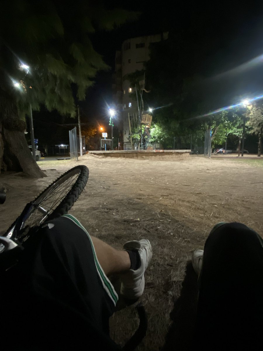 entre tantas formas q hay de salir de un mal momento, la mia es esta