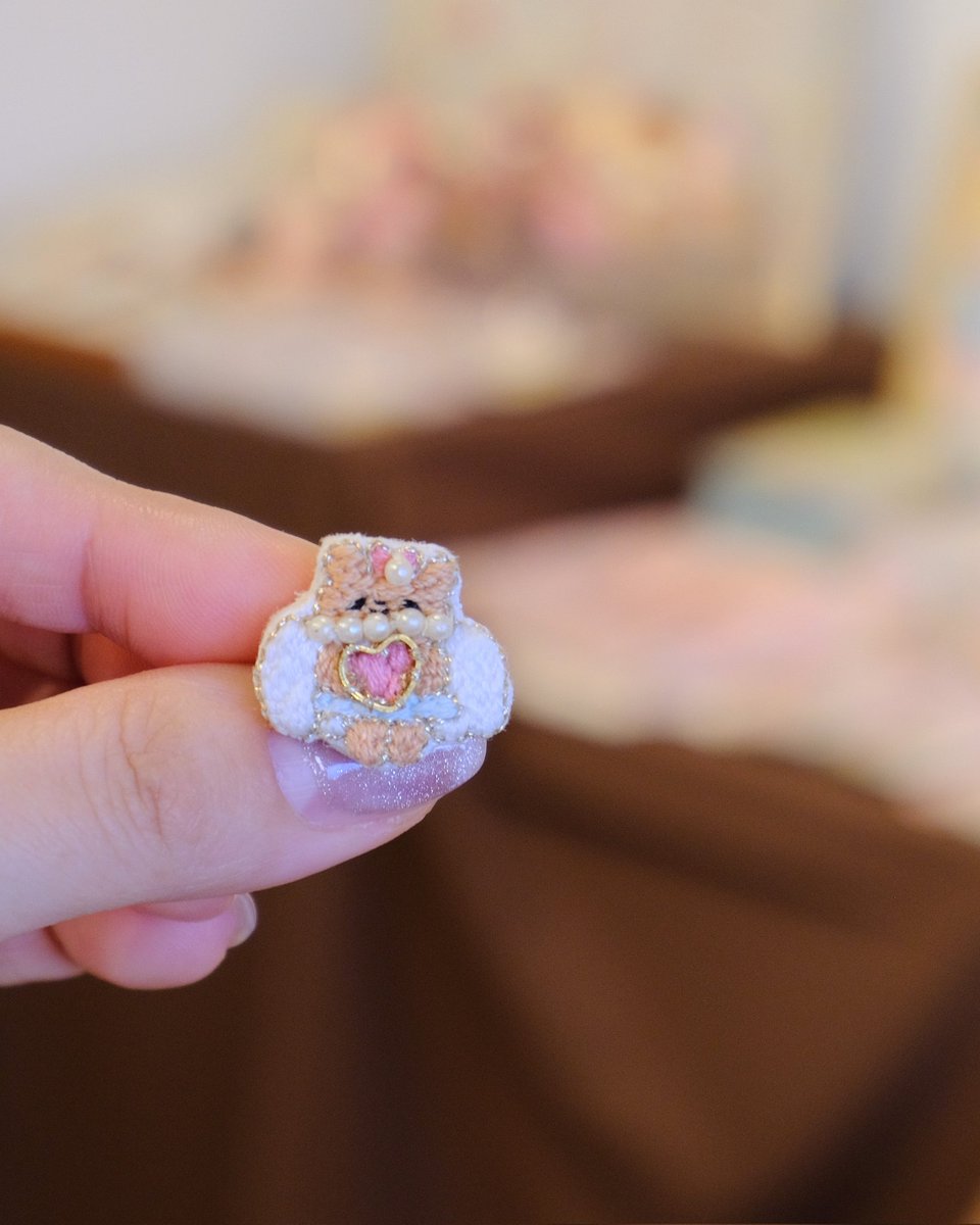 #くまこれ 最終日🧸
店頭営業は18時まで！
通販受付は明日の10時までです✨

nonpickaさんのドーナツ壁飾り（¥13200）と天使くまちゃんブローチ♥（¥3300）