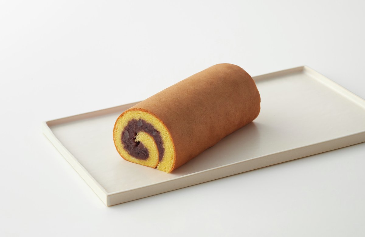 SYgourmetup's tweet photo. ＼#節分 おすすめスイーツ／
＜#たねや＞
たねや笑方巻1本　税込1,080円
【販売期間】2月1日（日）～3日（火）
瑞々しい粒餡をふわふわの生地で巻いた素朴なお菓子です。
■地下2階＝たねや https://t.co/vLAMxaWoBs