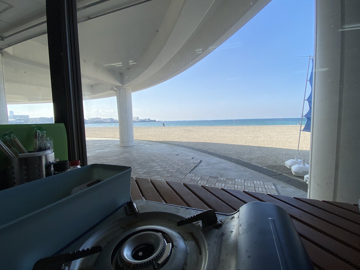Y55569's tweet photo. 牡蠣喰いに来た。
#牡蠣小屋
#府営二色の浜公園
#牡蠣の白ワイン蒸し
#blueterrace https://t.co/PAhQRobx2W