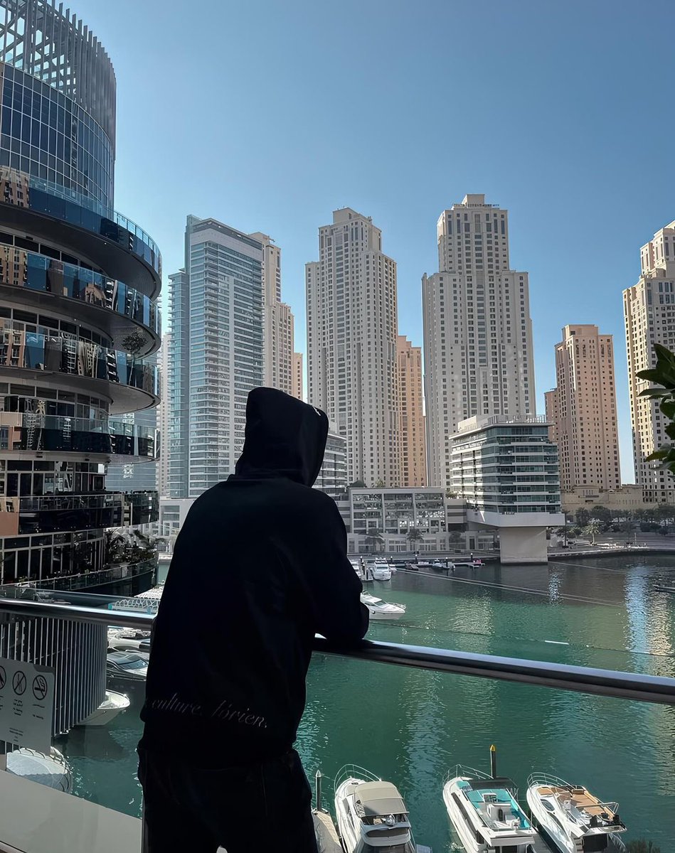 Harry 🍔 tweet media