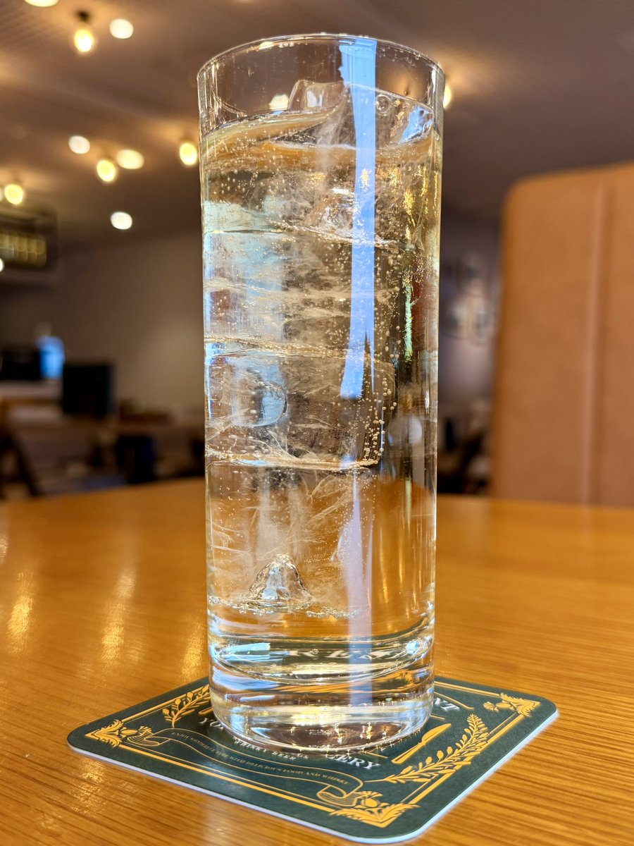 Lake09jp's tweet photo. 2nd Drink is KOB high-ball!!🥃
BLACK NIKKA with Single Molt YOICHI by float😋
2杯目はKOBハイボール‼︎🥃
ブラックニッカにシングルモルト余市をフロート😋
#偵察遠征という名の出張 #札幌 #余市町 #ニッカウヰスキー #余市蒸溜所 #RITASKITCHEN https://t.co/BF1Zteb1fE