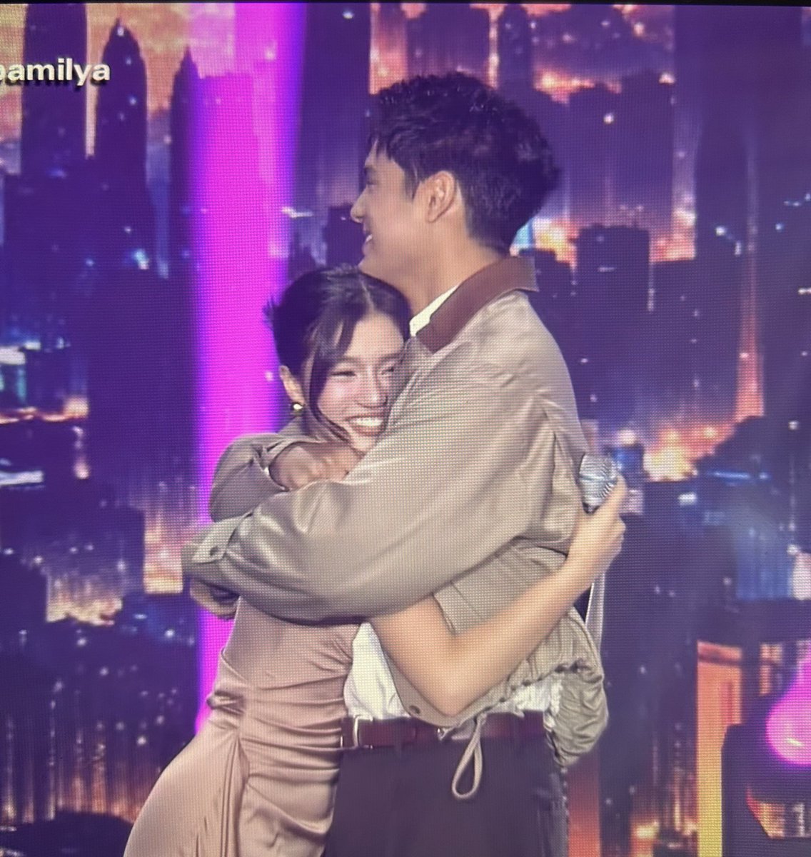 Mikay💉 • busy tweet media