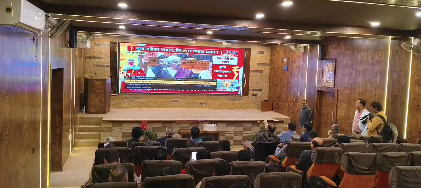 bstvlive's tweet photo. कानपुर : दादानगर इंडस्ट्री एरिया में व्यापारी देख रहे बजट
➡को ऑपरेटिव स्टेट में व्यापारी देख रहे हैं बजट
➡भारत समाचार पर बजट कवरेज देख रहे व्यापारी
#Kanpur #BudgetCoverage https://t.co/nAXFVWgmdd