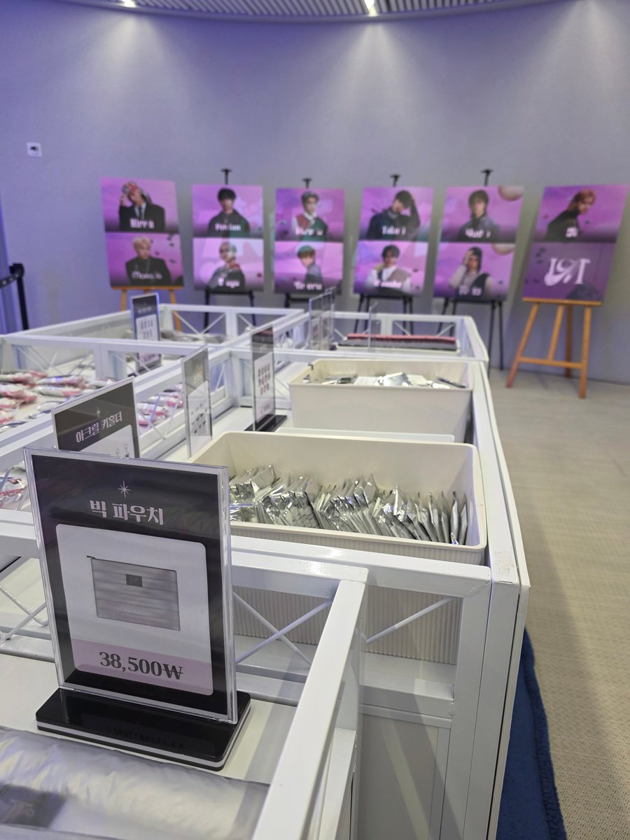 Ktown4u_coex's tweet photo. 「INI NEW YEAR POP-UP STORE 2026」
#케타포코엑스 POP-UP STORE DAY 4 💝

월요병을 이겨내는 방법! INI 팝업에 방문하기 (˶˃⤙˂˶)

#케타포코엑스 2F 스타스퀘어존에서 INI와 즐거운 추억 많이 만들어가세요 (͒ ⸝⸝•̥𖥦•̥⸝⸝)͒♡

#INI #INI_109_NewYear2026
#케타포코엑스 #Ktown4u_coex
#케이타운포유 #Ktown4u