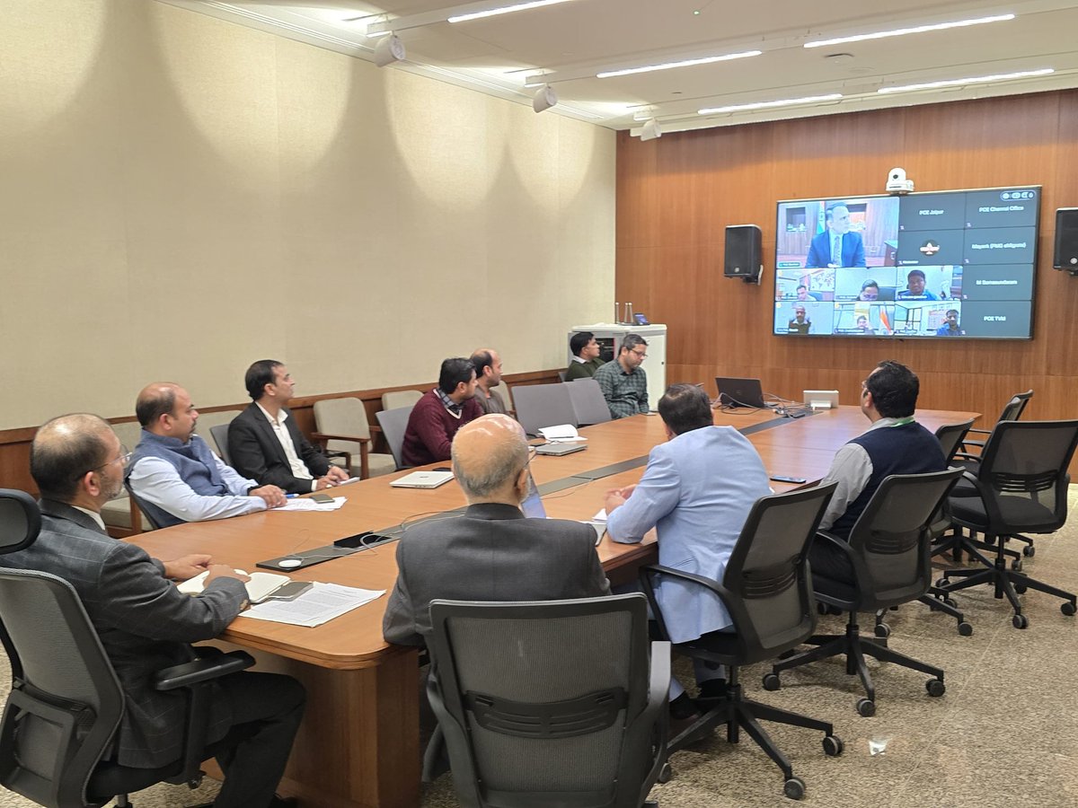 <a href="/ProtectorGenGOI/">Protector General of Emigrants</a> highlighted the recent reforms undertaken by the division to promote “Safe, orderly and Legal Migration”. 
@MeaIndia
2/2