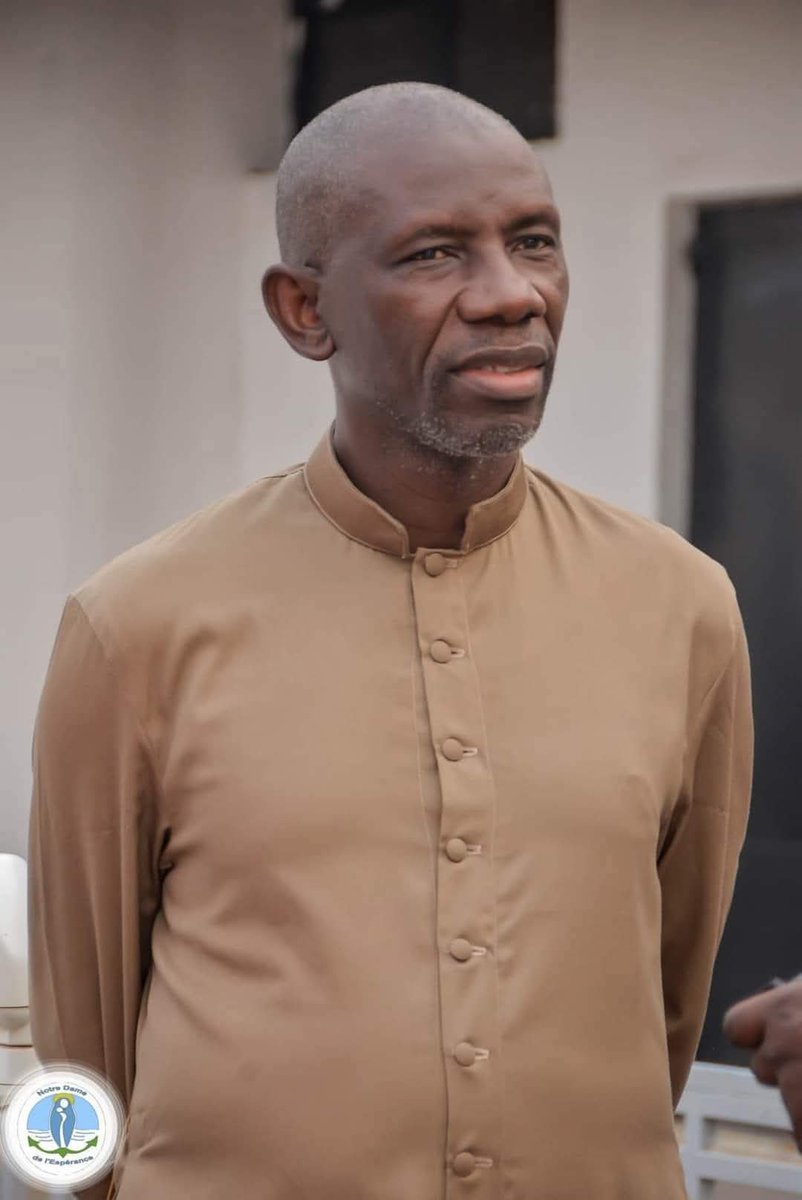 Ce matin, prie :
Seigneur, fais de moi un coeur qui saigne 
Devant mon péché et celui de mes frères 
Que la sainteté que Tu m'enseignes 
N'envoie personne en enfer.
Délivre-moi de cette colère qui rend laid
Et qui me vole ma petite paix.