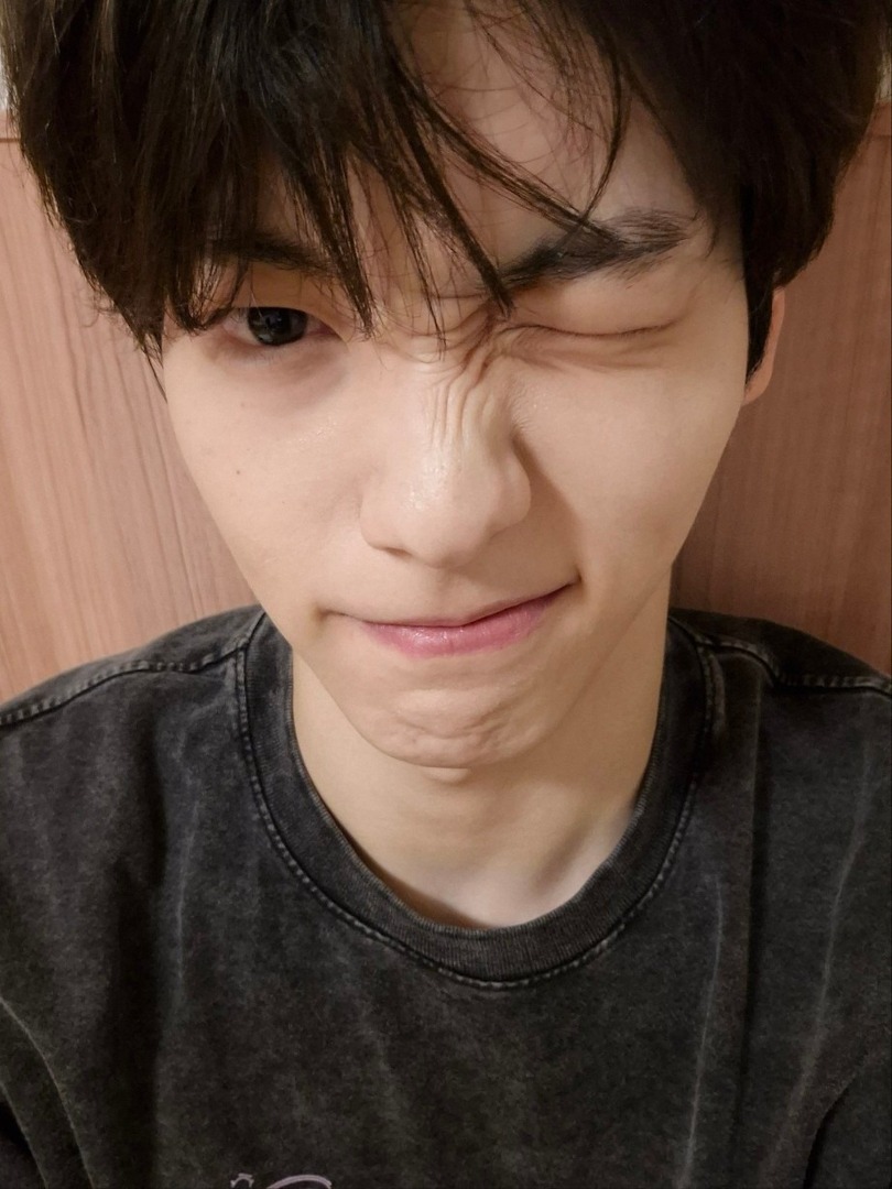 USE ' HEY / ✉️ ' - ENGLISH ONLY tweet media