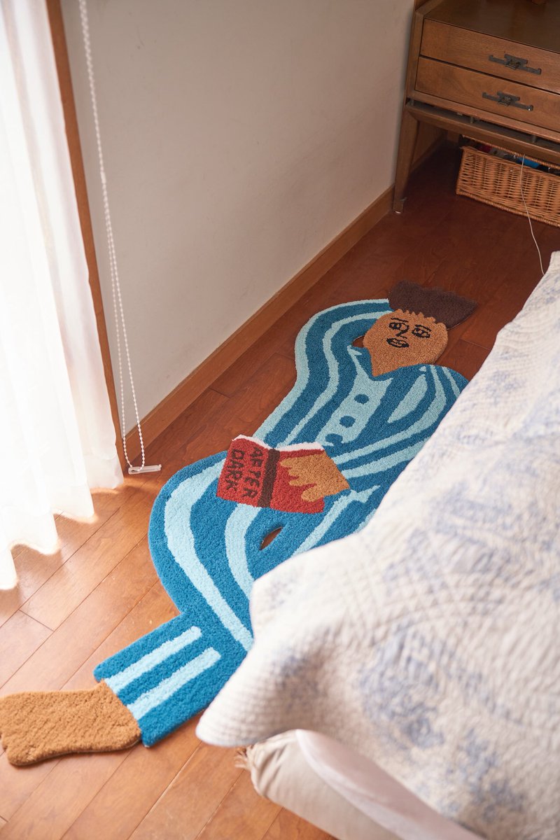 知らないおじさんと同居できるラグマット🙍‍♂️本日21:00発売です