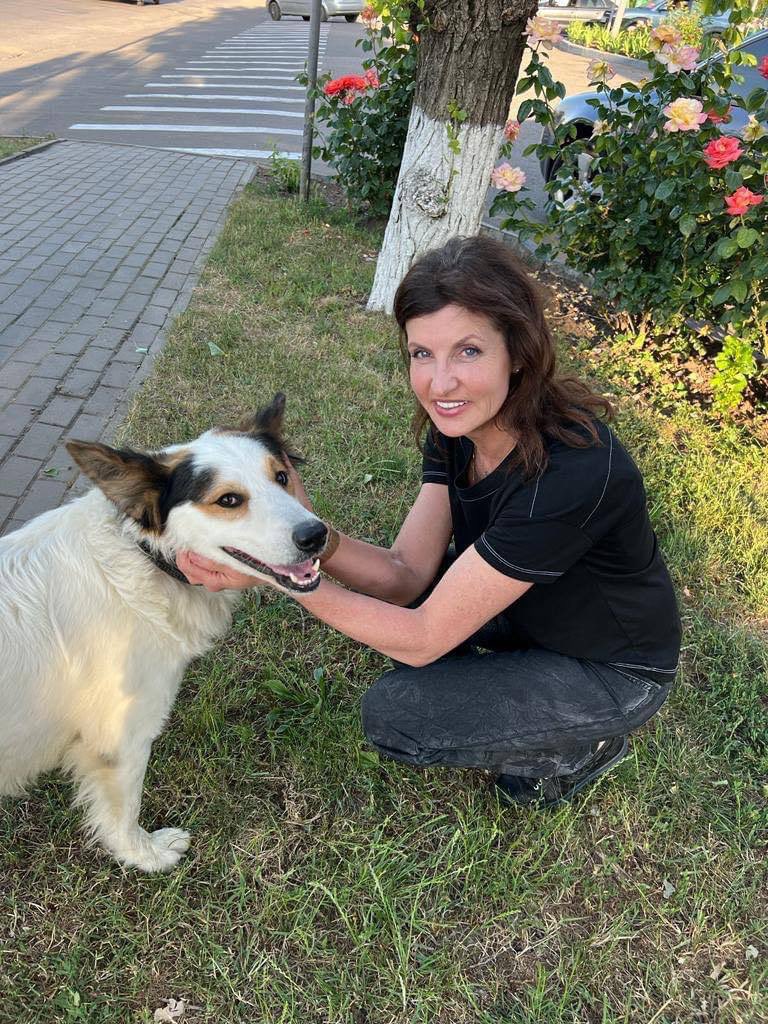 Ти моє світло у найтемнішу ніч, моє тепло у найхолоднішу зиму.

З днем народження, кохана!