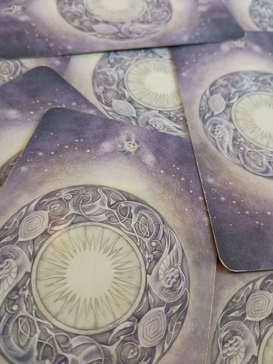 みなさんこんにちは🎍
本日もシーシャ屋デグー(<a href="/shisha_degood/">シーシャ専門 シーシャ屋デグー錦糸町</a>)様にて占います🐾

姓名診断鑑定メニューも受付中！

並行してオンライン鑑定も！ご興味ある方はDMまで✉️
シーシャとともに、ちょっと特別な体験はいかがですか？
タロットちゃんとお待ちしております🐸