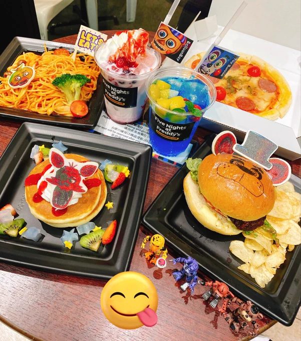 FNAFコラボカフェ行ってきたよ〜〜10年前には考えられなかったくらいの国内人気を目の当たりにして映画化ってすごいなと思いました