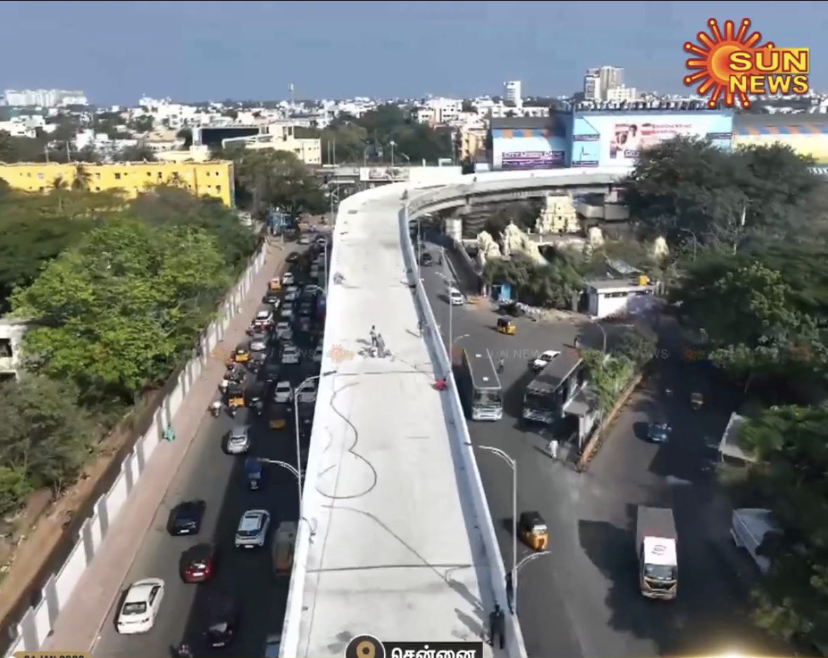 S_A_T_H_I_S_H_S's tweet image. Which absolute idiot designed this crap? 🙄 A stupidly sharp turn at the top of a bridge, just one tiny mistake and you’re gone for sure.

Not a bridge, it’s  a sui*cide ramp. Designed by idiots, approved by idiots, executed by a government that doesn’t give a damn about public…