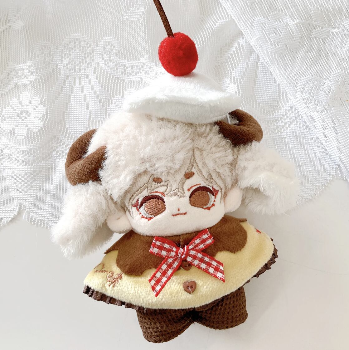 jekenec's tweet image. ◤　　　　　　　　　 ◥
　大人気のぬい服が
　新入荷いたしました📣
◣　　　　　　　　 　◢

10cmサイズのぬいぐるみ用の
プリンをモチーフにしたぬい服3点セット🍮

ホイップクリームにさくらんぼが乗った
ヘッドドレスがとっても可愛いです🍒

プリン衣装 3点セット　¥1,100税込…