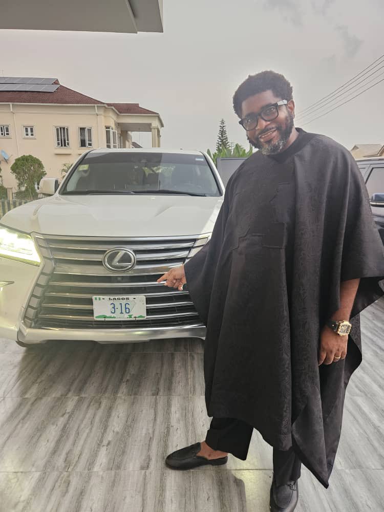 kingsleypst's tweet image. While my religious brothers and sisters were busy judging over tatoo they didn’t notice that the gospel (John 3:16) was preached to millions in 24hrs by almost all blogs.

Anyway we will share in details on Monday night, for now please come to my praise party/thanksgiving service…