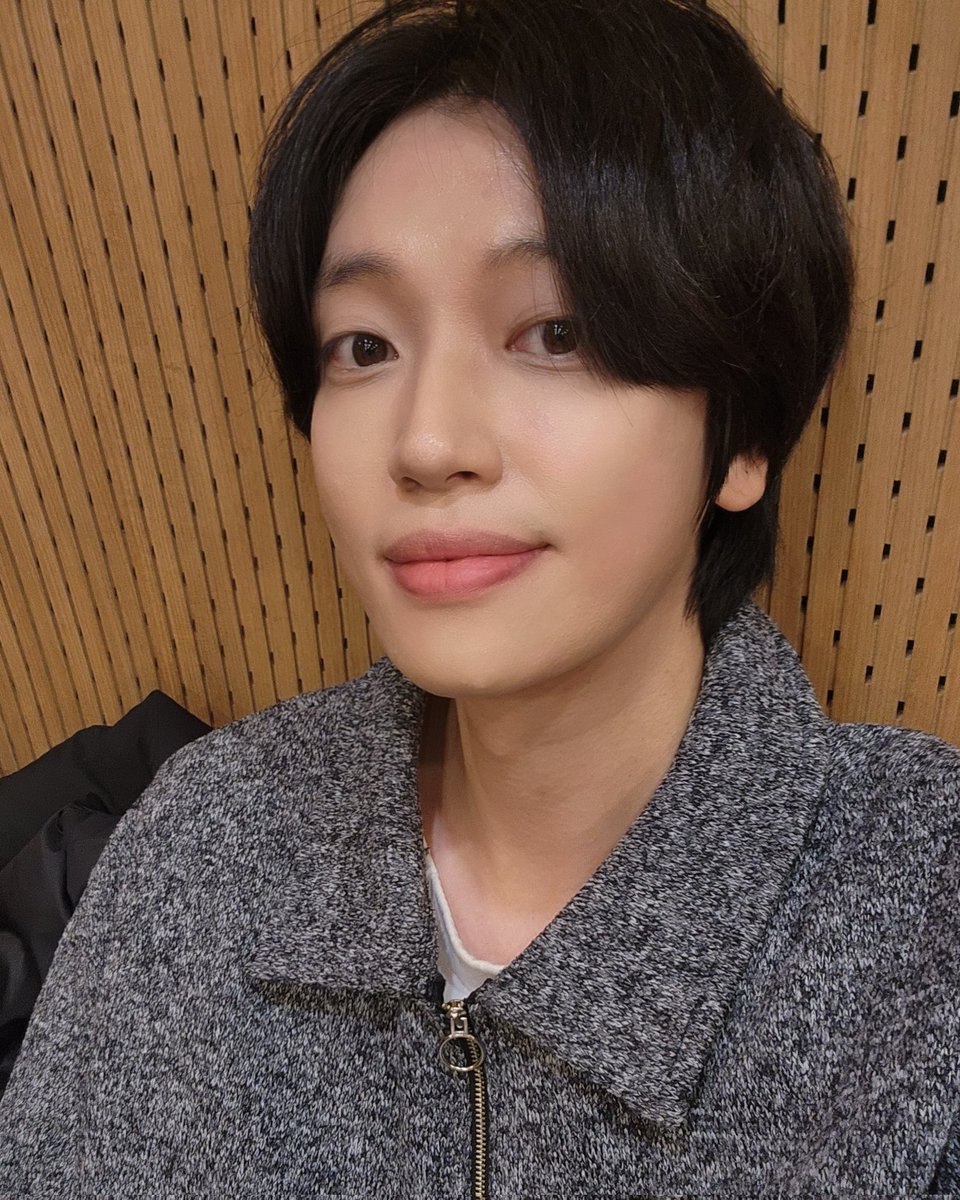 [📢] SBS 파워 FM 두시탈출 컬투쇼 출연

잠시후 오후 3시 30분, SBS 파워FM 두시탈출 컬투쇼에 니엘이 출연합니다.

엔리스들의 많은 청취 부탁 드립니다.

#니엘 #NIEL