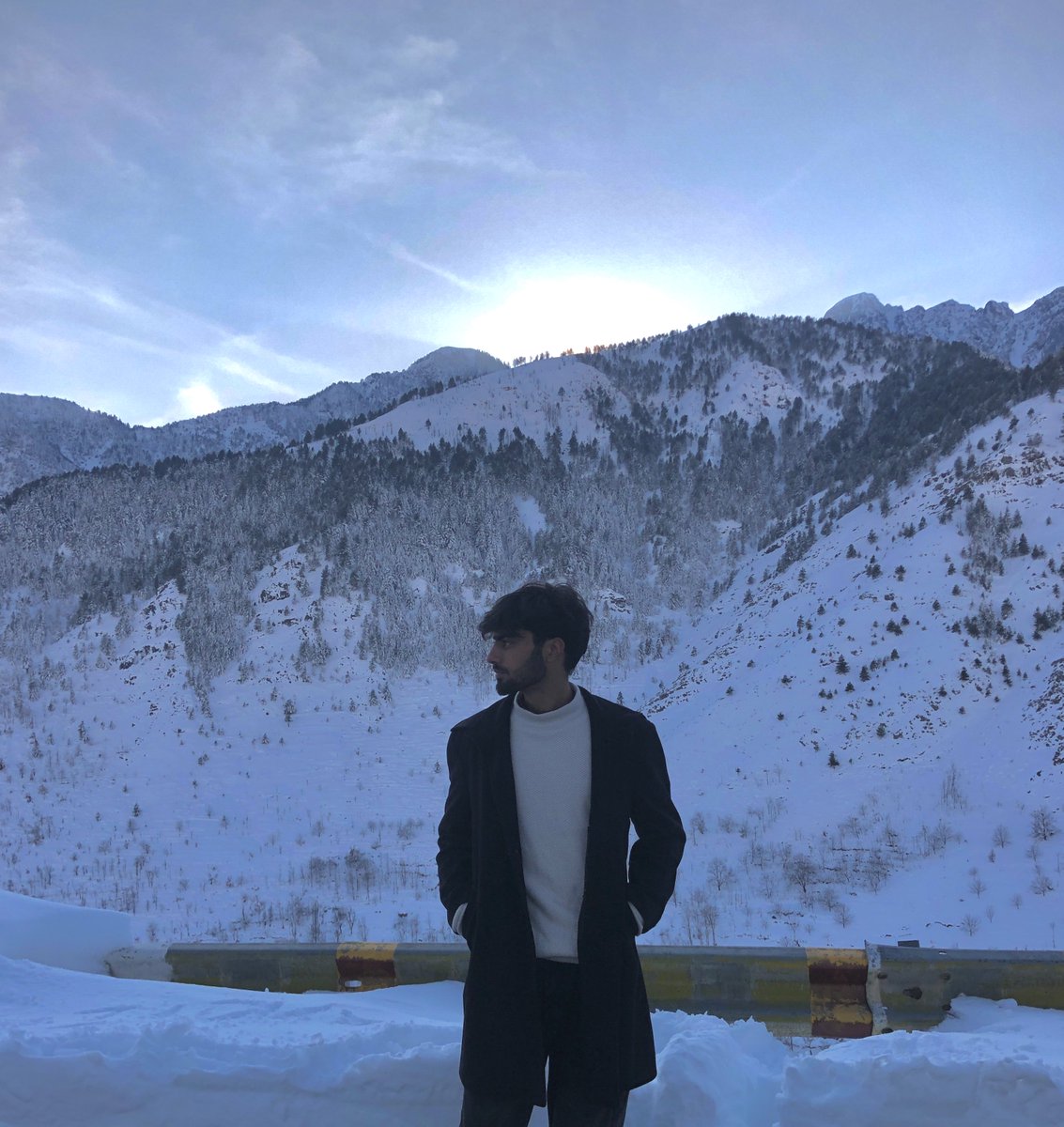 asrarshabir_01's tweet photo. Okay this is last one ☝️😭 https://t.co/29J4k8S9Zy