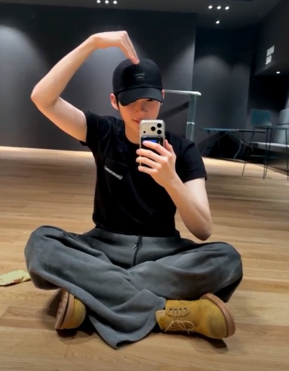 61nlov3_'s tweet photo. 이 햄덩이 그대로 잡아가고싶다
이진이 잡아가눈 한비니 아꿍처럼… https://t.co/Xl05NfwXqY