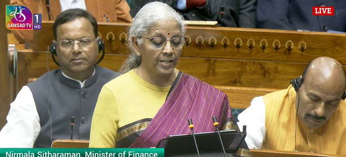 tv9gujarati's tweet photo. Union Budget 2026–27: Nirmala Sitharaman Retains 41% Tax Devolution, ₹1.4 Lakh Crore for States.
#UnionBudget2026 #Budget2026 #FinanceCommission #TaxDevolution #TV9Gujarati https://t.co/10GYkY9FVJ