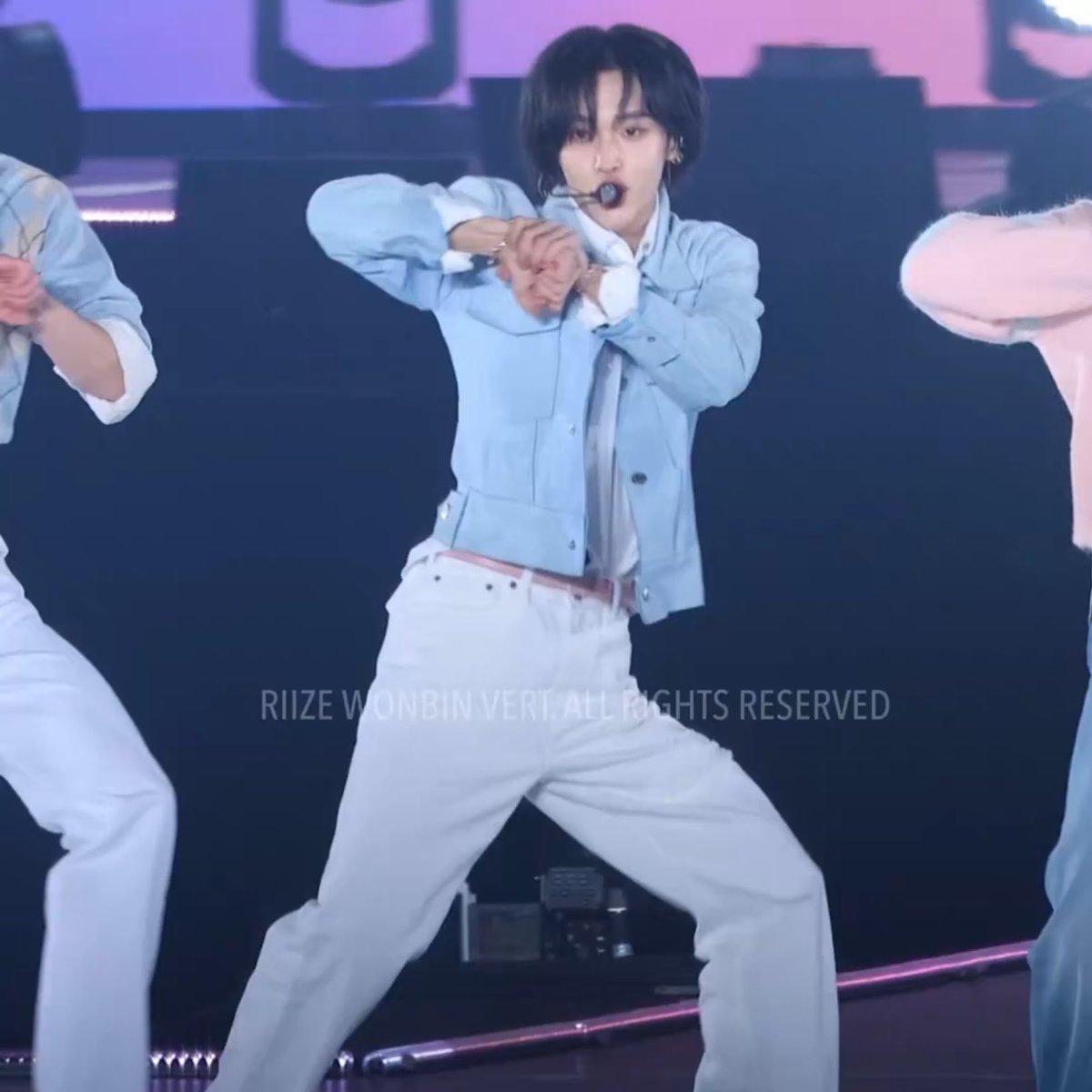 พัควอน_ _ _
1. บิด
2. แบ๊ว
3. บ๊อง