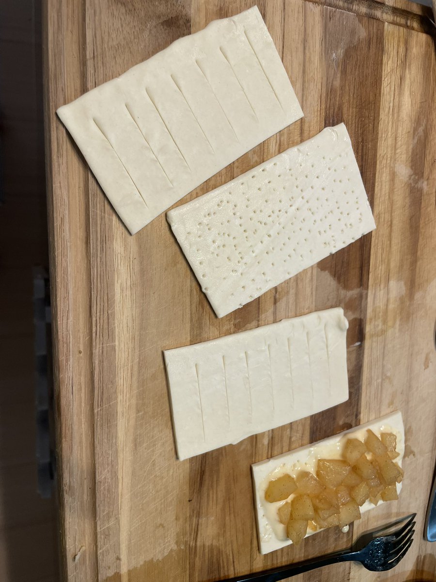 できたー🍎 さて今日も仕事するかぁ。