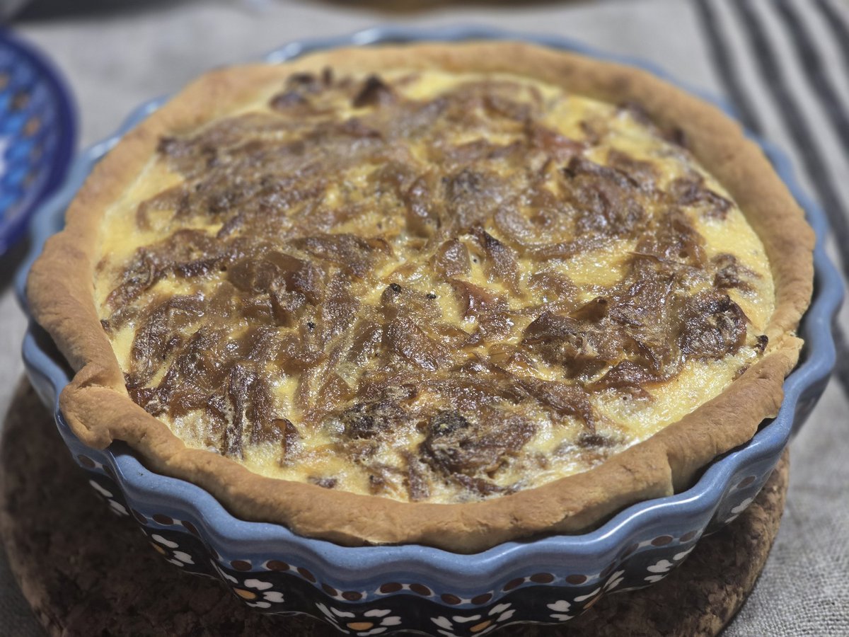 お茶会二日目！
焼きたての玉ねぎクーヘンでしてよ！
朝から甘辛と色々作った😊

#あわいの民エアお茶会
#祝くすまもランクイン
#あわいの民星祭り