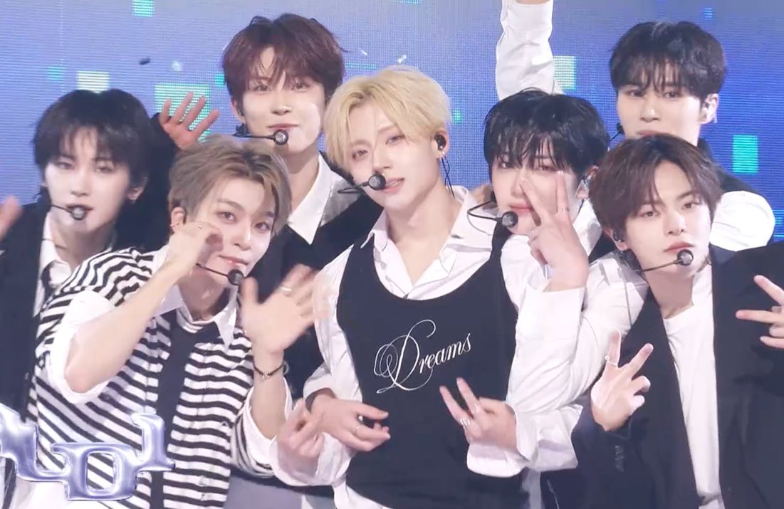 yuna ⊹ tweet media