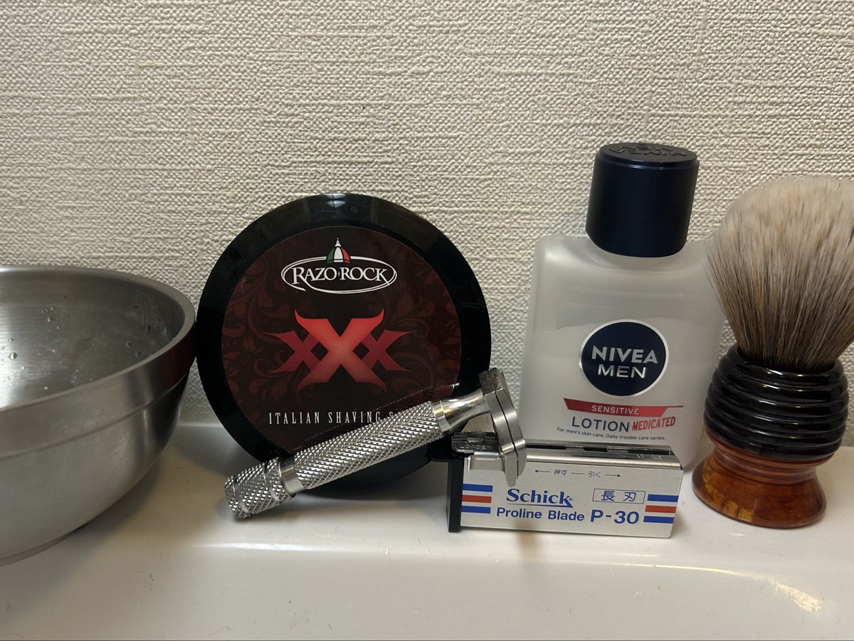 Karuru551024's tweet photo. 今日のシェービング
Razorock SS Hawk https://t.co/pg9teWnOLL