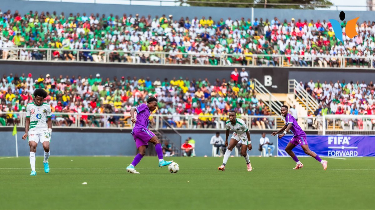 MagazineJimbere's tweet photo. ⚽ « Nous allons développer le football au #Burundi, en commençant par les enfants, jusque dans les collines », a déclaré Gianni Infantino, président de la @FIFAcom, lors de l’inauguration officielle du #StadeIntwari, le 31 janvier 2026
🎉 En ouverture, le président de la @BurundiFF, Alexandre Muyenge, a salué l’appui de la FIFA, notamment un don d’équipements estimé à deux millions de dollars américains, ainsi que le soutien à plusieurs projets d’infrastructures. Ceux-ci concernent notamment le Centre technique national de Ngagara, la modernisation de terrains à travers le pays, dont la pose de la pelouse au Sosumo, au Stade Agasaka (#Ngozi), ainsi qu’au Centre technique national de Mwaro, entre autres.
🌍 Représentant la FIFA, Souleiman Hassan Waberi a confirmé que le Stade Intwari est homologué pour accueillir toutes les compétitions internationales
📩 Dans un message vidéo adressé aux autorités burundaises, Gianni Infantino a félicité le Burundi pour ce progrès et réaffirmé la volonté de la FIFA de démocratiser le #football à l’échelle nationale, des #jeunes jusqu’aux zones les plus reculées
#Burundi #JimbereSports