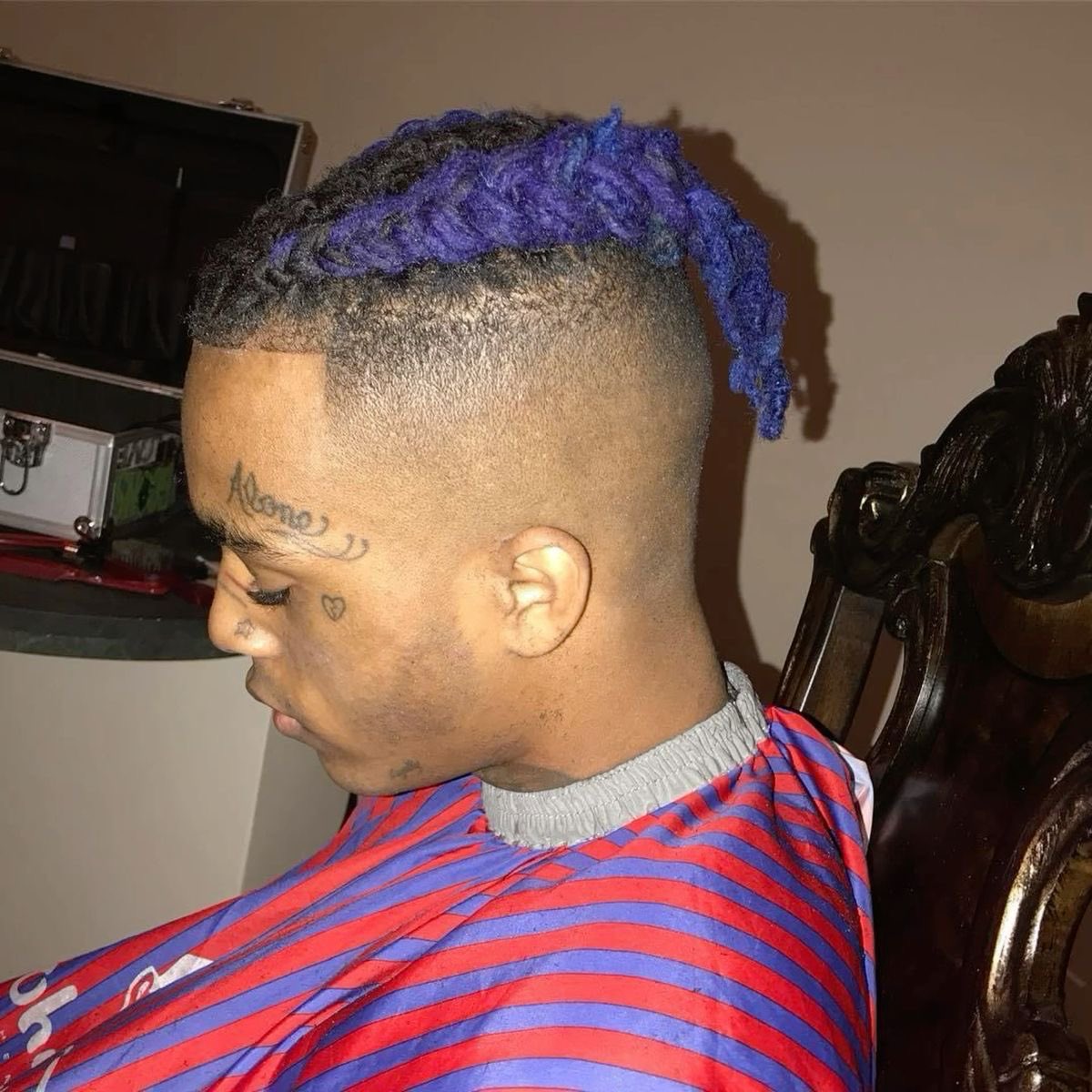 Keraz017's tweet image. Gekyume's new hairstyle

 (It reminds me of someone 🫣)