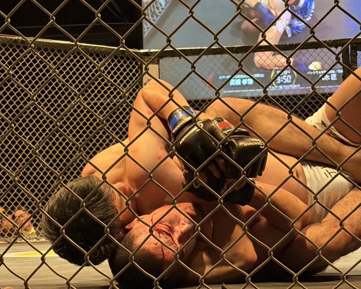 romancombat_ceo's tweet image. ROMANにも出場してくださいました

高橋孝徳選手

リアネイキッドチョークで
見事一本勝利🏅

#GRACHAN #大阪