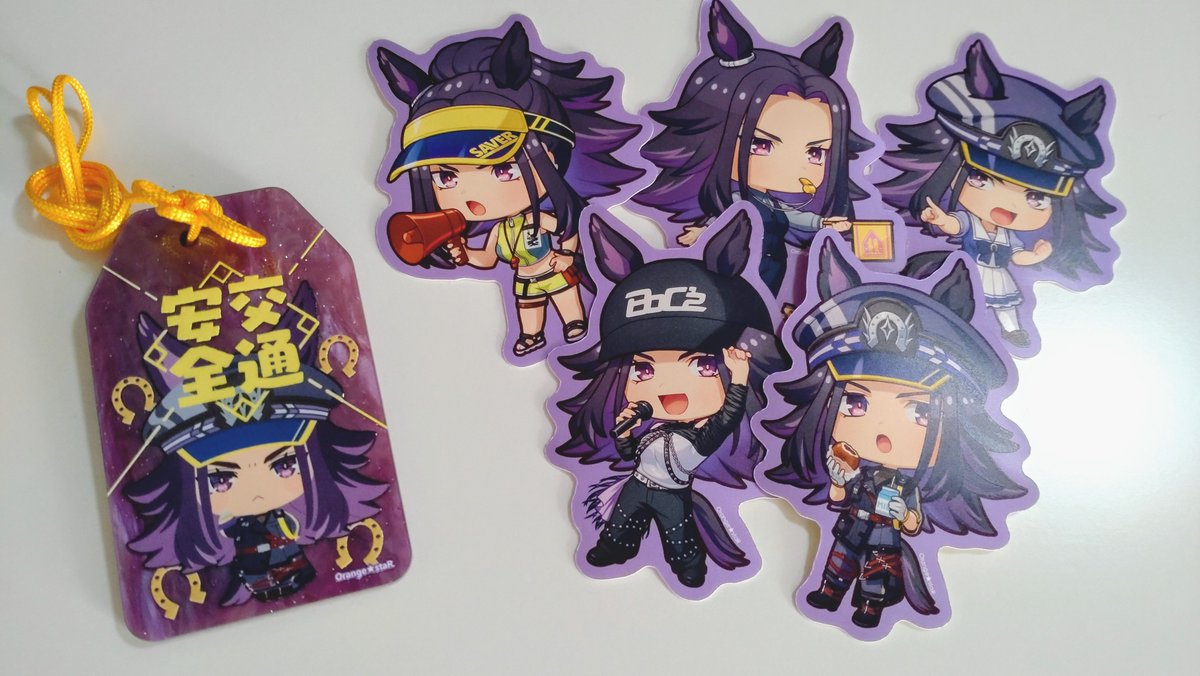「スパコミ用のマメちんアクリル御守りとステッカーセット届いたー! アクリルがキラキ」|kuren( =’•ω•‛= )のイラスト