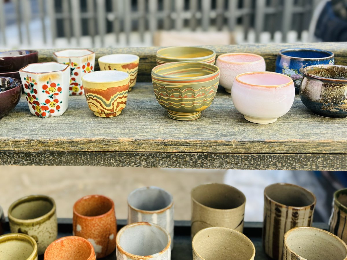 新宿 花園神社 毎週日曜にやっている骨董市。明治〜大正、昭和初期の