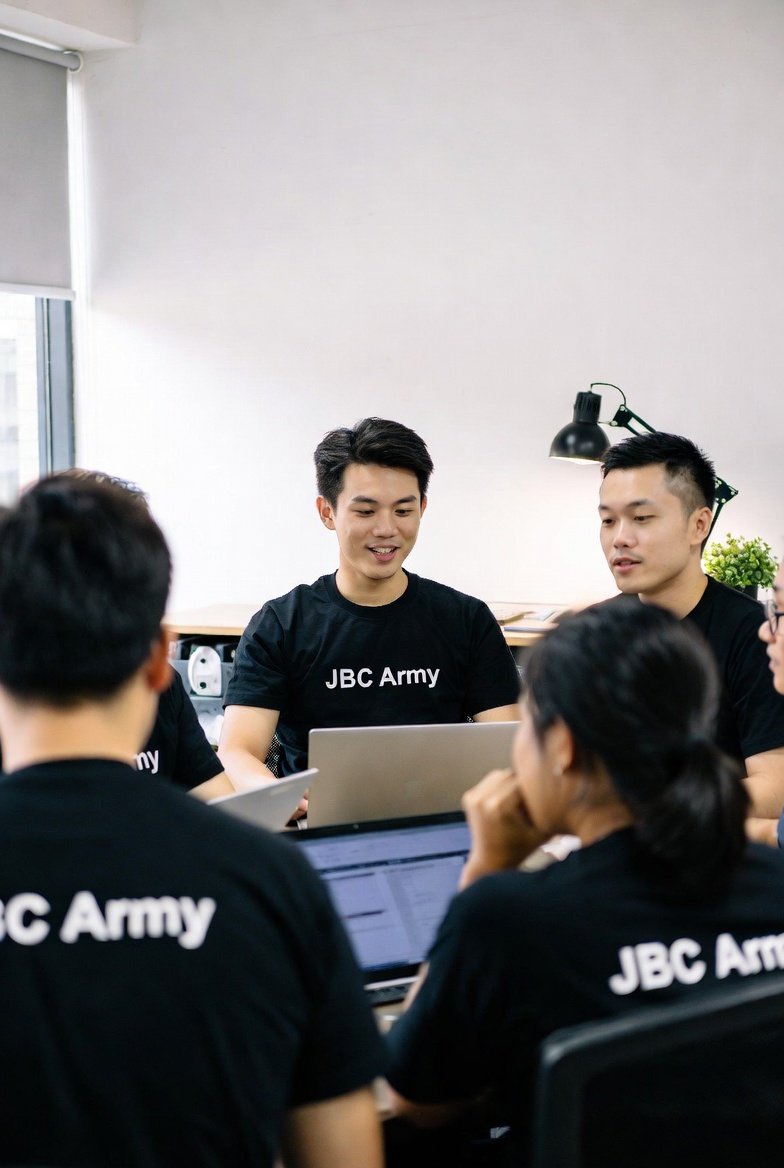 Bumi_Prawira's tweet photo. What is JBC?
JBC is more than a token. It is the foundation of a Web3 movement focused on real utility, sustainable value, and strong community engagement. JBC emphasizes transparency, purpose, and long-term ecosystem development over short-term trends.
$JBC #LaunchGate #BNB https://t.co/jQWB1LqWp7