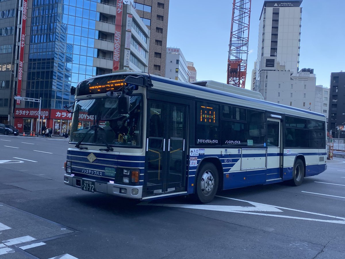 今日の午前中に名駅界隈で見掛けたクルマ。 名古屋市営バスのPDGエルガ