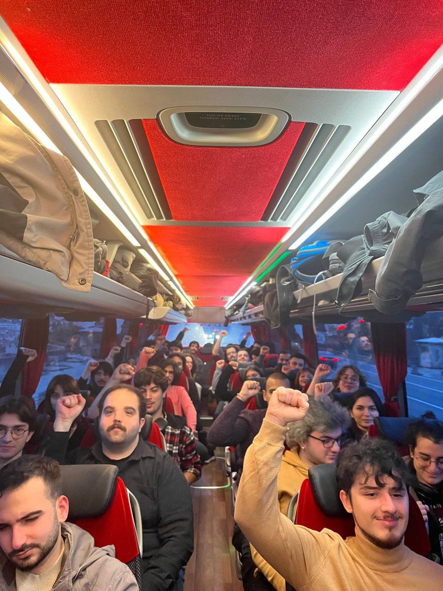 istanbul_tkp's tweet photo. 🚩Bugün saat 15:00’te Ankara Congresium’da gerçekleşecek "Dalgaları Karşılayan Gemiler Gibi: TKP Meydan Okuyor" buluşmamız için yoldayız.

Mücadeleyi büyütmeye, bu düzene meydan okumaya geliyoruz! https://t.co/iAPPyLAYdl