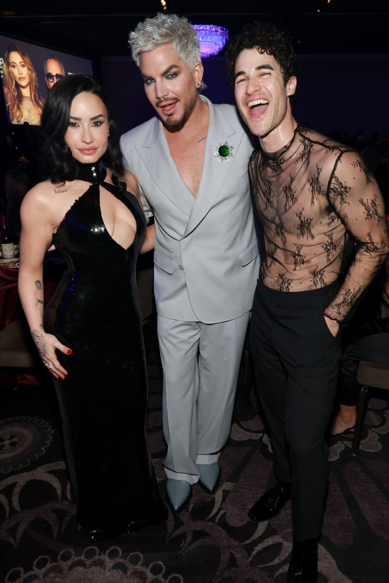 demilovatobr's tweet image. Glee reunion! Demi Lovato, Adam Lambert e Darren Criss na festa de gala pré-Grammy em Los Angeles. 🤍