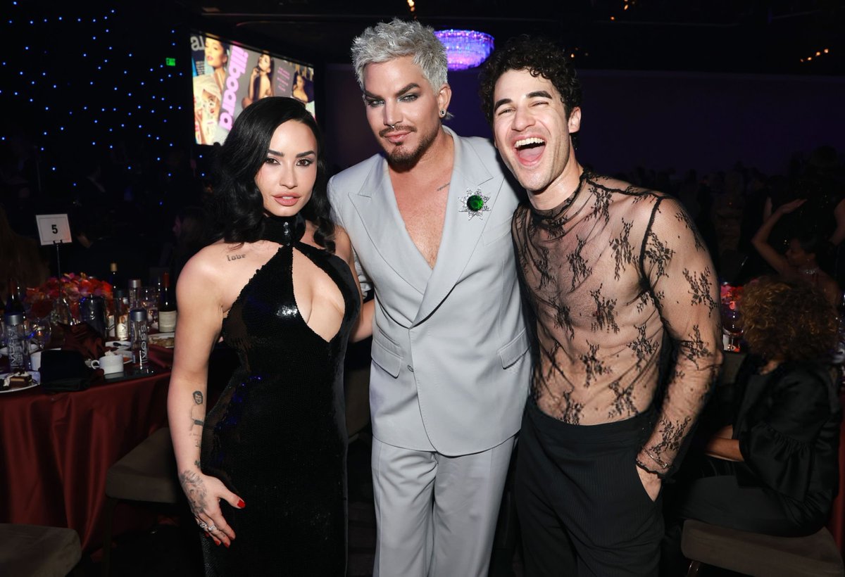 demilovatobr's tweet image. Glee reunion! Demi Lovato, Adam Lambert e Darren Criss na festa de gala pré-Grammy em Los Angeles. 🤍